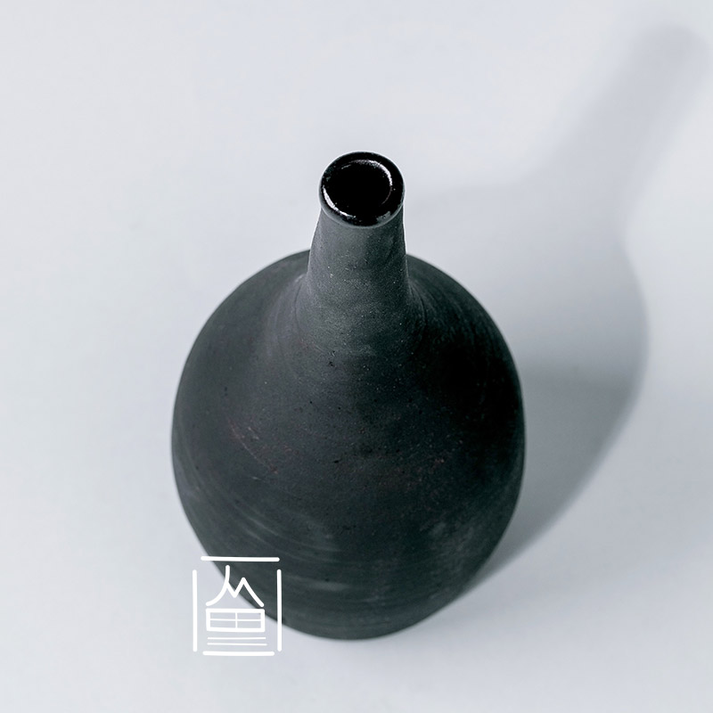 Ceramic vase black glaze 2