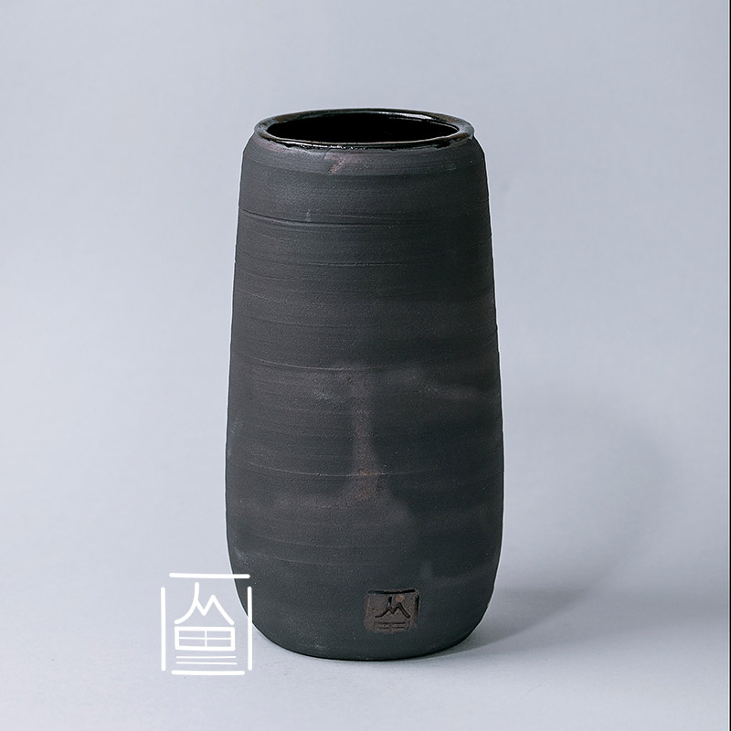 Ceramic vase black glaze