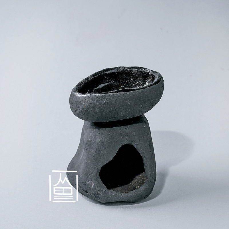 Ceramic black aroma lamp